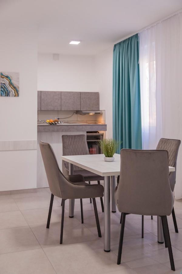 As Apartmani 피로트 외부 사진