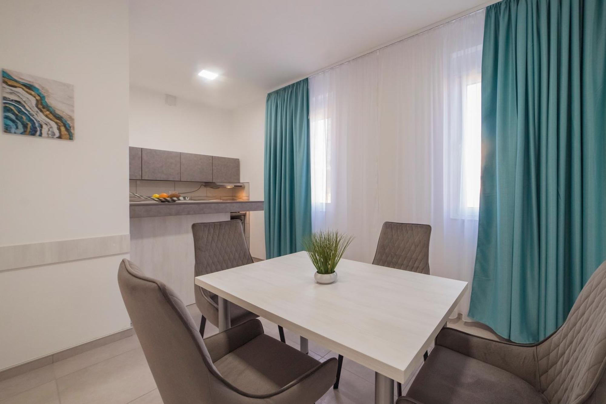 As Apartmani 피로트 외부 사진